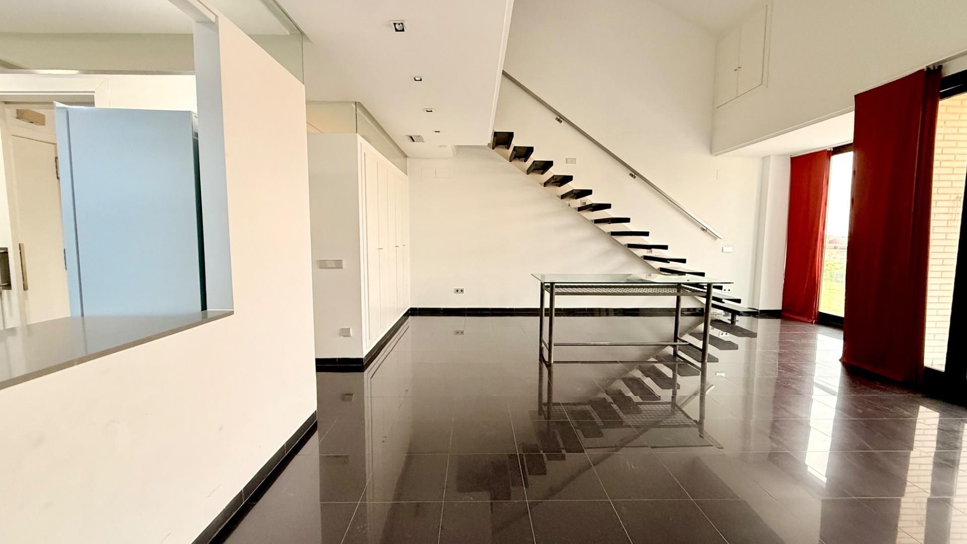 Dúplex de lloguer en Museros amb Balcó