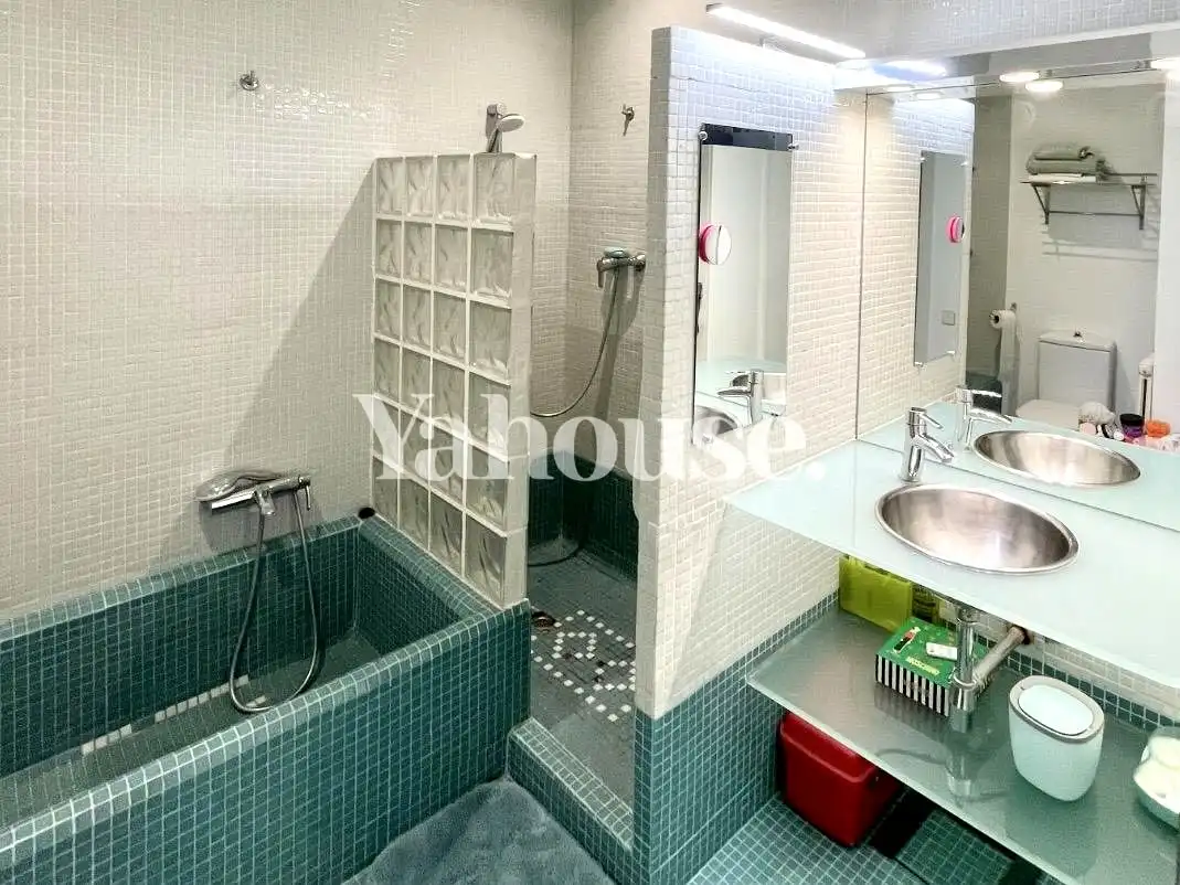 Bathroom of Duplexes for rent in Sabadell  with Air Conditioner, Terrace and Furnished