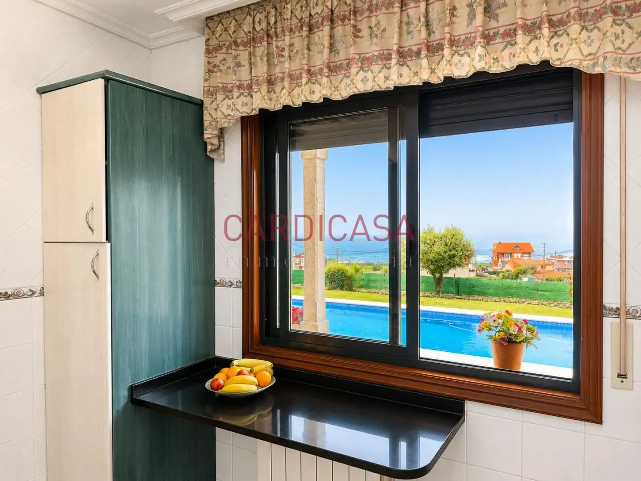 Cocina de Casa o chalet en venta en Oia con Calefacción, Jardín privado y Trastero