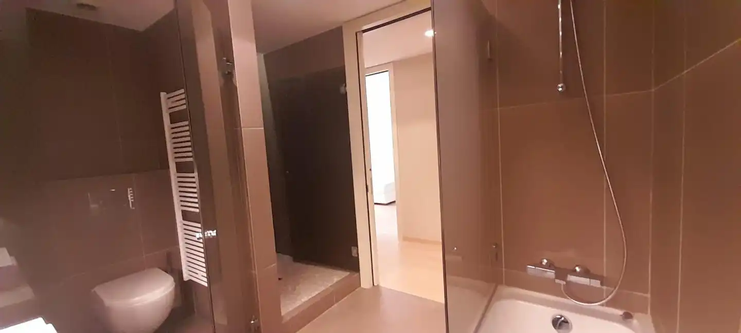 Baño de Piso de alquiler en Escaldes – Engordany con Aire acondicionado y Amueblado