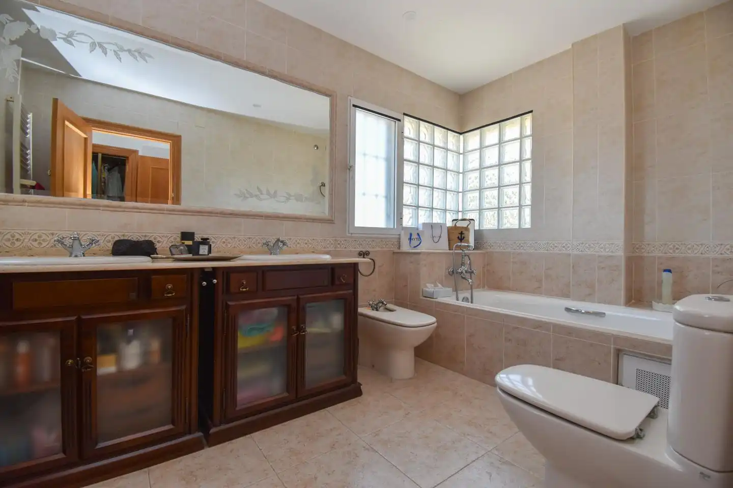 Bany de Casa o xalet en venda en Elche / Elx amb Aire condicionat, Calefacció i Jardí privat