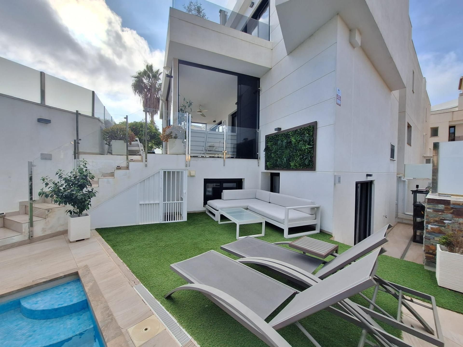 Terrassa de Casa adosada en venda en Orihuela amb Terrassa, Piscina i Balcó