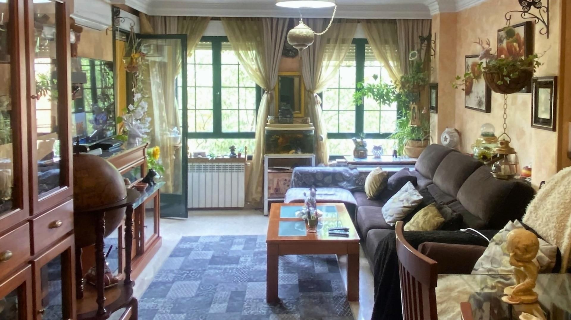 Living room of Flat for sale in Tomelloso  with Terrace and Community pool