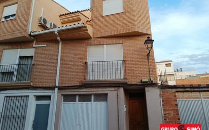 Exterior view of Single-family semi-detached for sale in Chilches / Xilxes  with Terrace and Oven