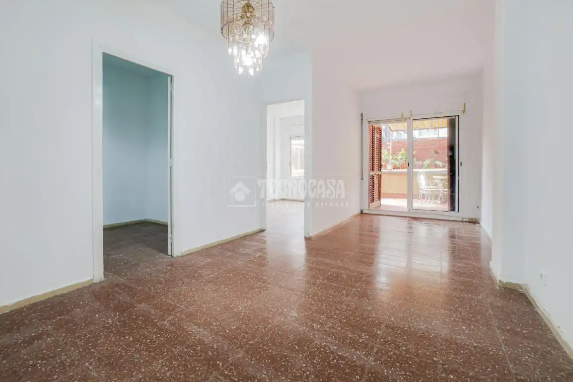 Piso en venta en Barcelona con Jardín privado, Terraza y Balcón