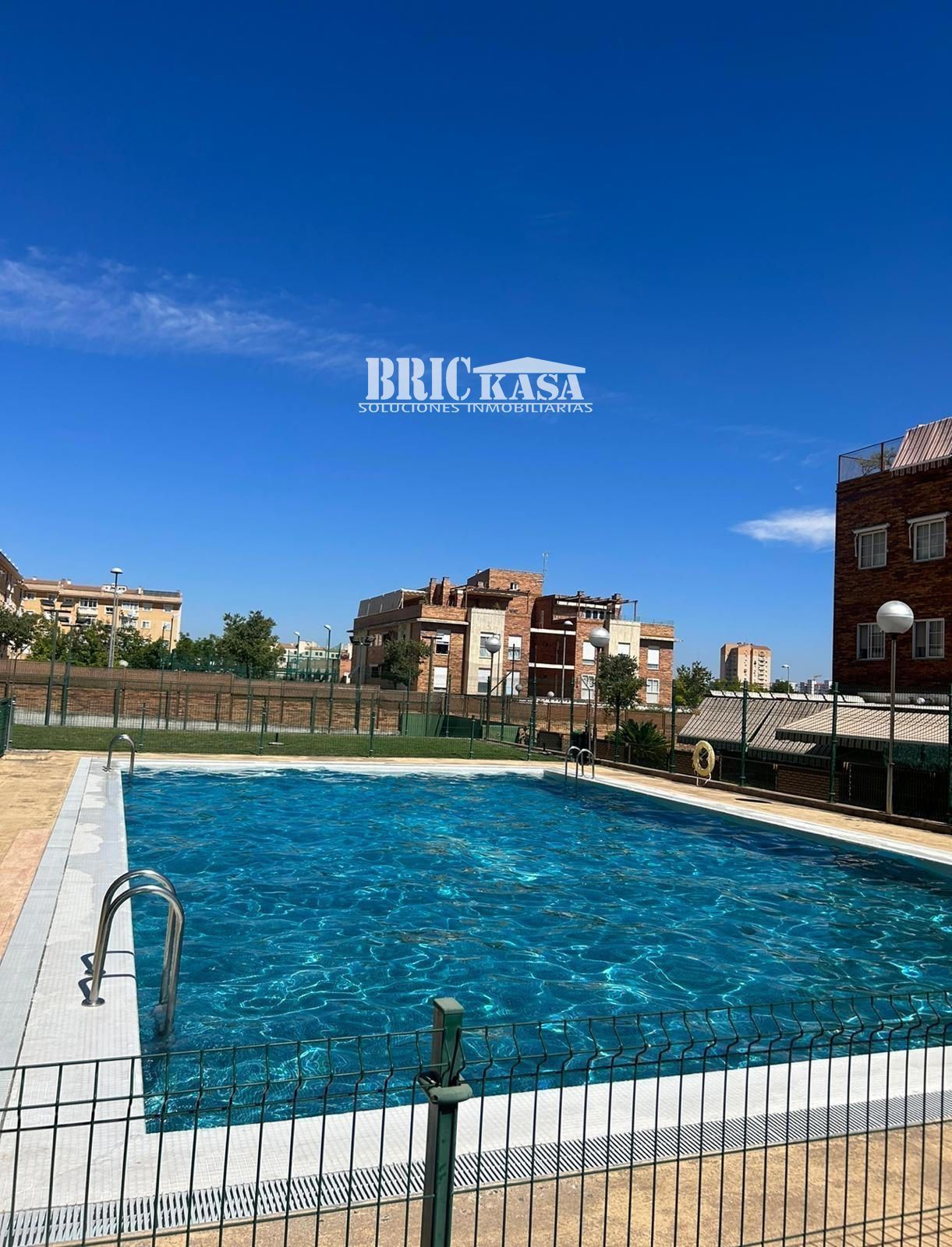 Piscina de Pis en venda en Cáceres Capital amb Aire condicionat, Calefacció i Terrassa