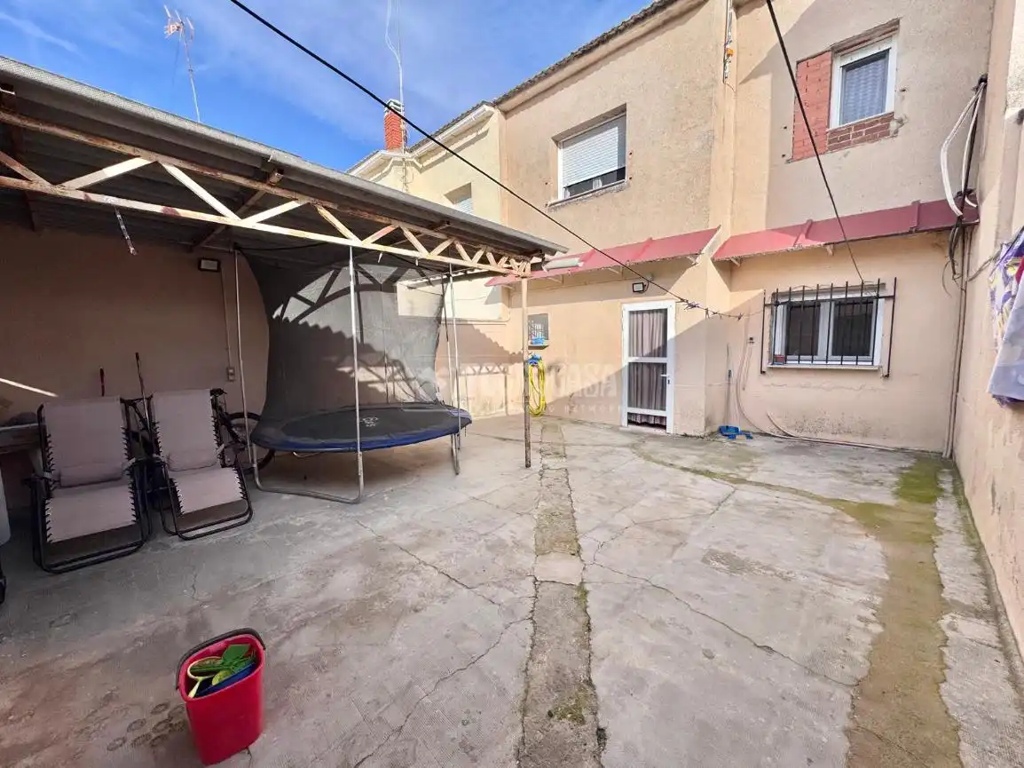 Exterior view of Detached homes for sale in Añover de Tajo  with Air Conditioner and Storage room