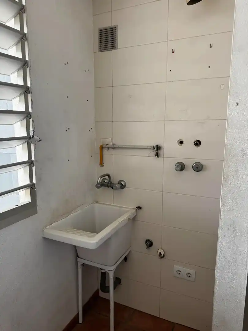 Badezimmer von Wohnung zum Verkauf in Castellón de la Plana / Castelló de la Plana mit Terrasse und Abstellraum