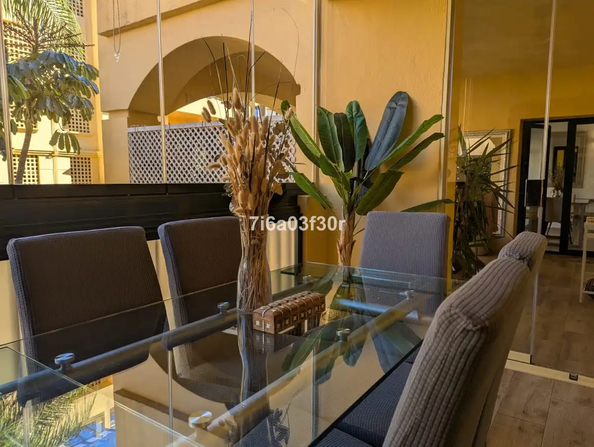 Esszimmer von Wohnungen zum Verkauf in Marbella mit Heizung, Privatgarten und Terrasse