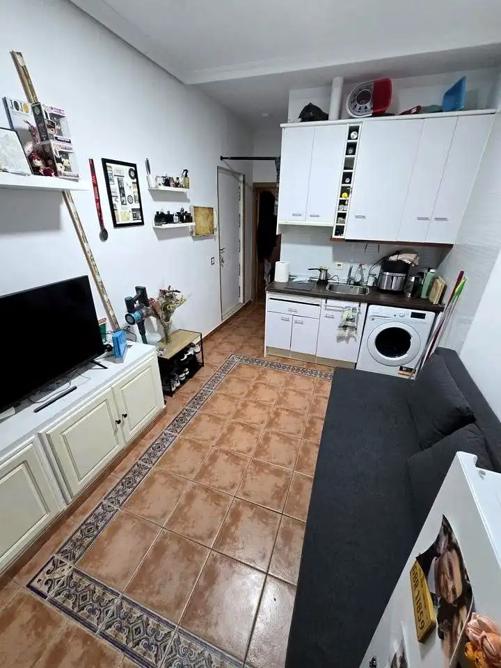 Cuina de Apartament de lloguer en Madrid amb Aire condicionat, Calefacció i Moblat