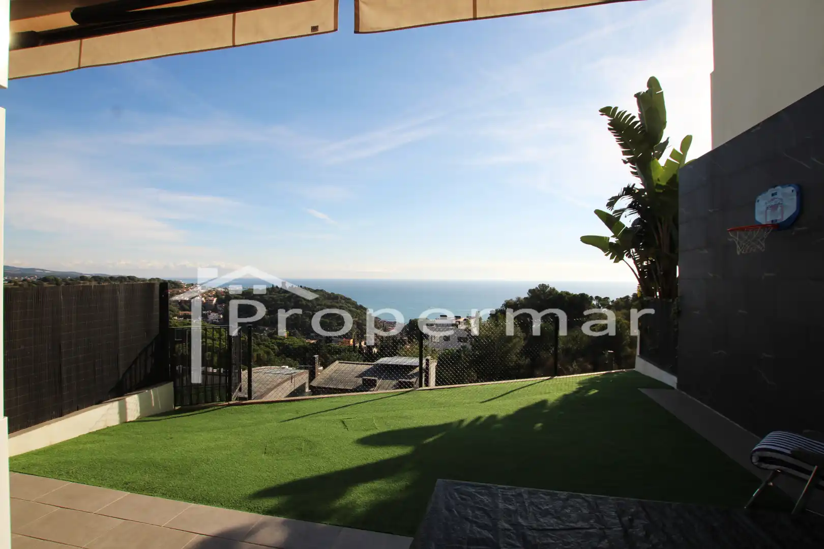 Exterior view of Detached homes for sale in Caldes d'Estrac  with Air Conditioner, Heating and Private garden