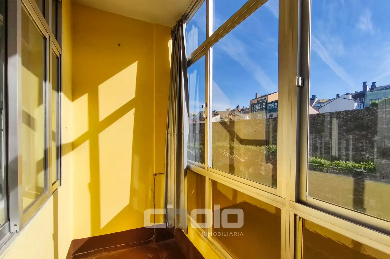 Außenansicht von Wohnung zum Verkauf in Lugo mit Heizung, Terrasse und Balkon