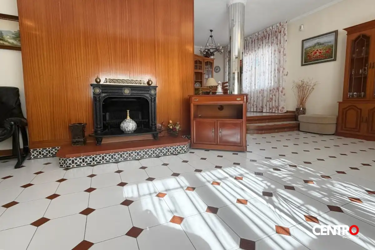 Sala d'estar de Pis en venda en La Zubia amb Aire condicionat, Calefacció i Jardí privat