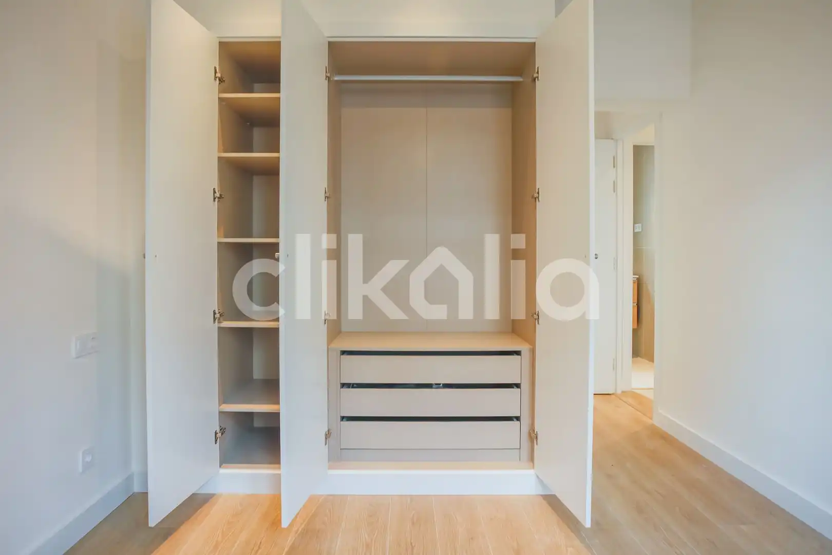 Bedroom of Flat for sale in Madrid  with Air Conditioner and Heating