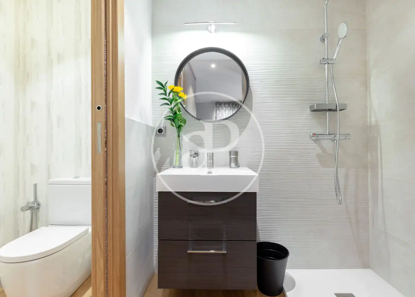 Flat for rent in Calle de Sta. María, Cortes - Huertas