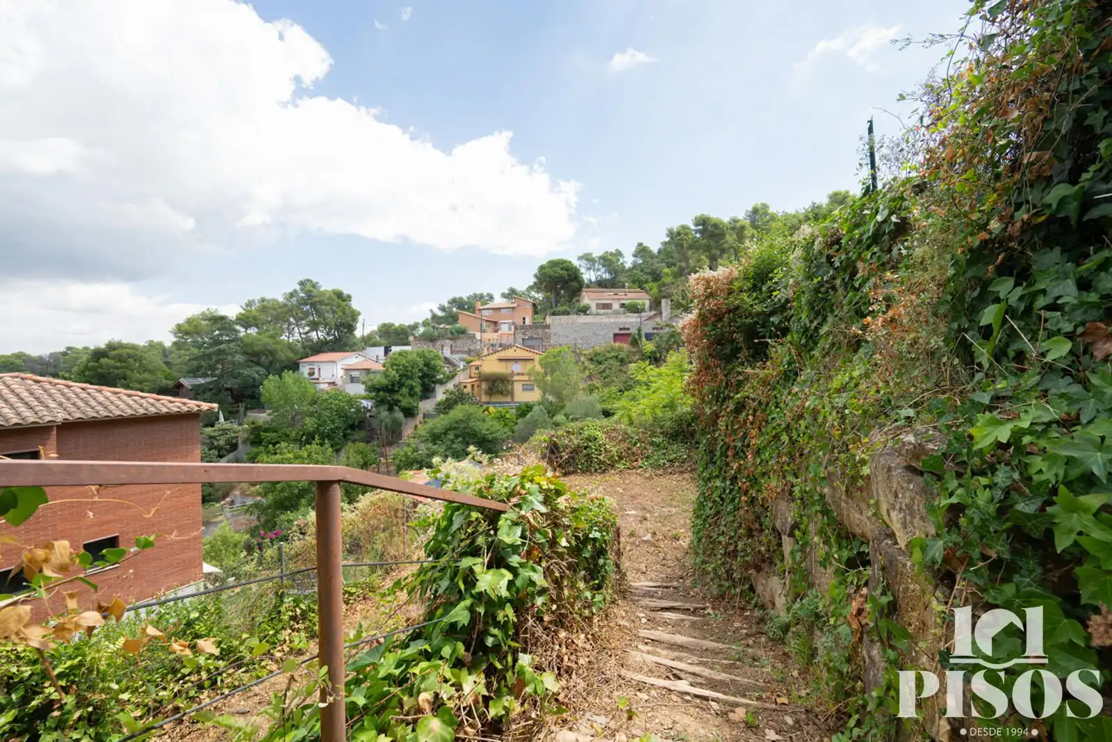 Vista exterior de Casa o xalet en venda en Población de Arroyo amb Aire condicionat, Calefacció i Jardí privat