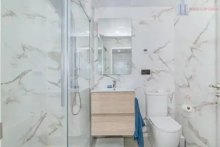 Badezimmer von Wohnungen zum Verkauf in Armilla mit Heizung, Abstellraum und Schwimmbad