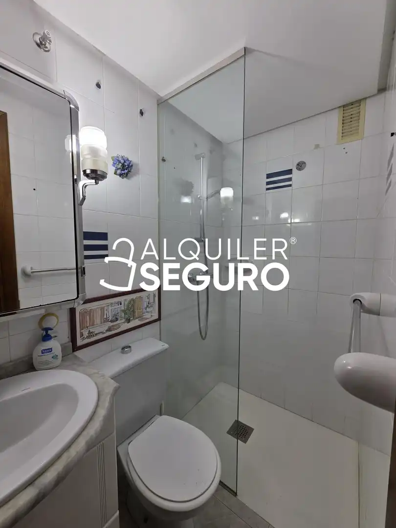 Badezimmer von Wohnung zur Miete in Burgos mit Heizung, Terrasse und Möbliert