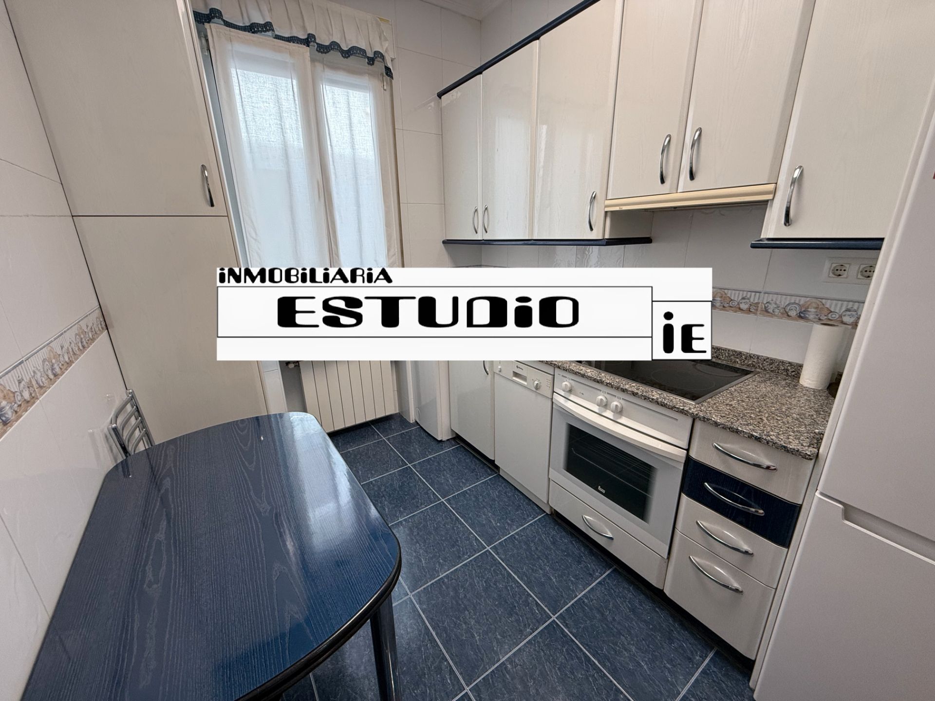 Kitchen of Flat to rent in Bilbao   with Heating, Furnished and Oven