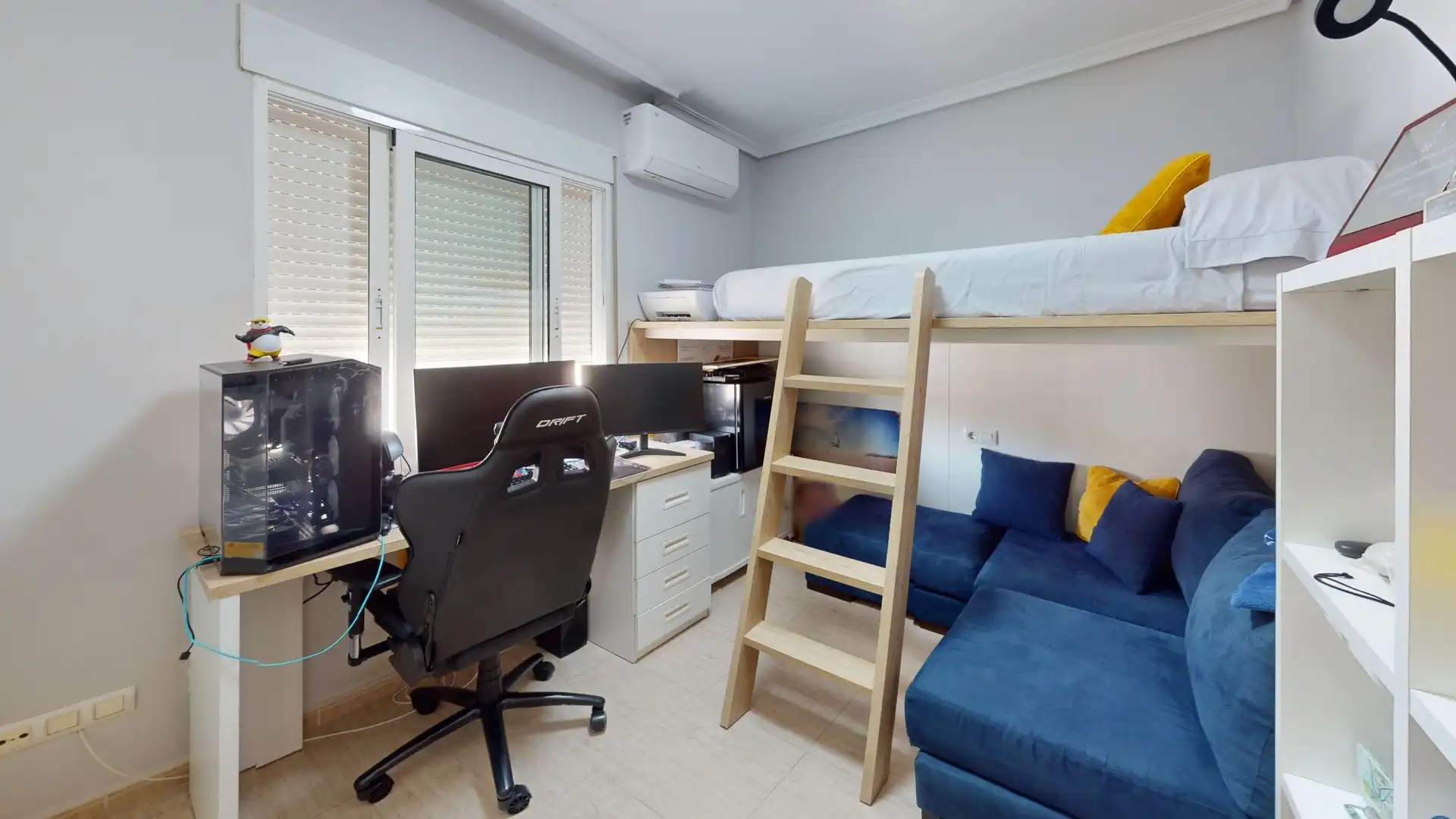 Dormitori de Casa o xalet en venda en Los Alcázares amb Aire condicionat, Terrassa i Traster