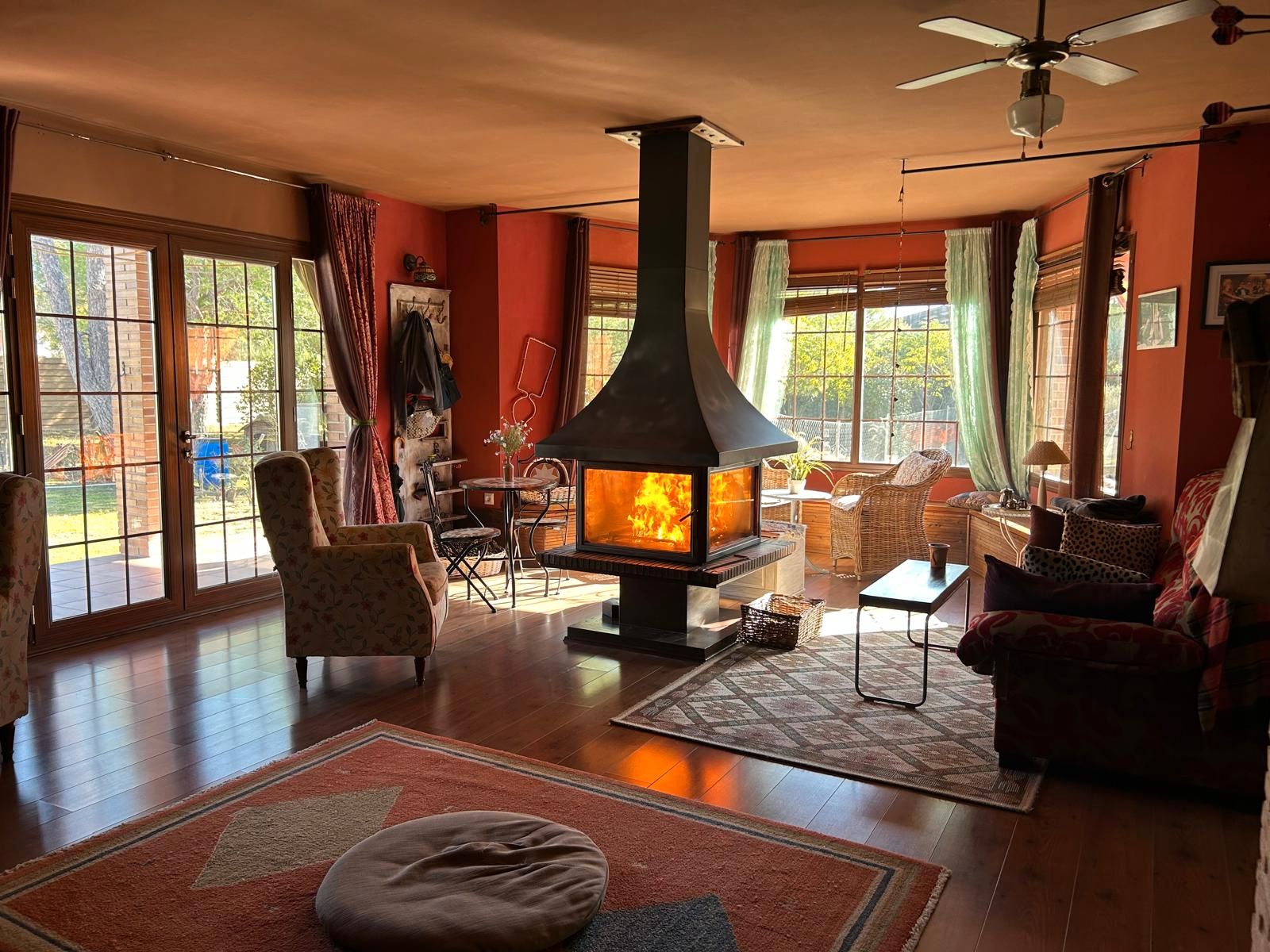 Sala d'estar de Casa o xalet en venda en Illescas amb Calefacció, Jardí privat i Parquet