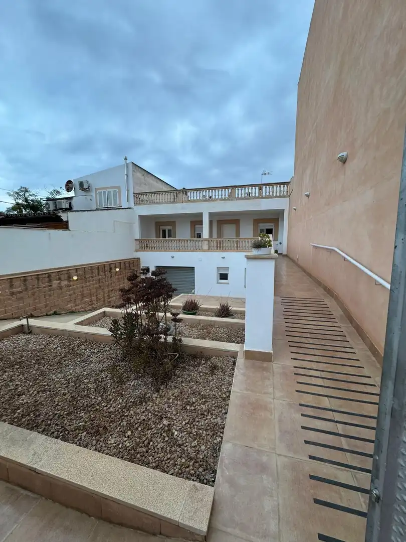 Vista exterior de Casa o xalet de lloguer en  Palma de Mallorca amb Aire condicionat, Calefacció i Jardí privat