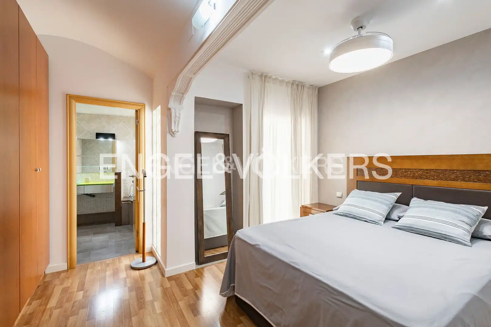 Schlafzimmer von Wohnung zur Miete in Esplugues de Llobregat mit Klimaanlage, Heizung und Parkett