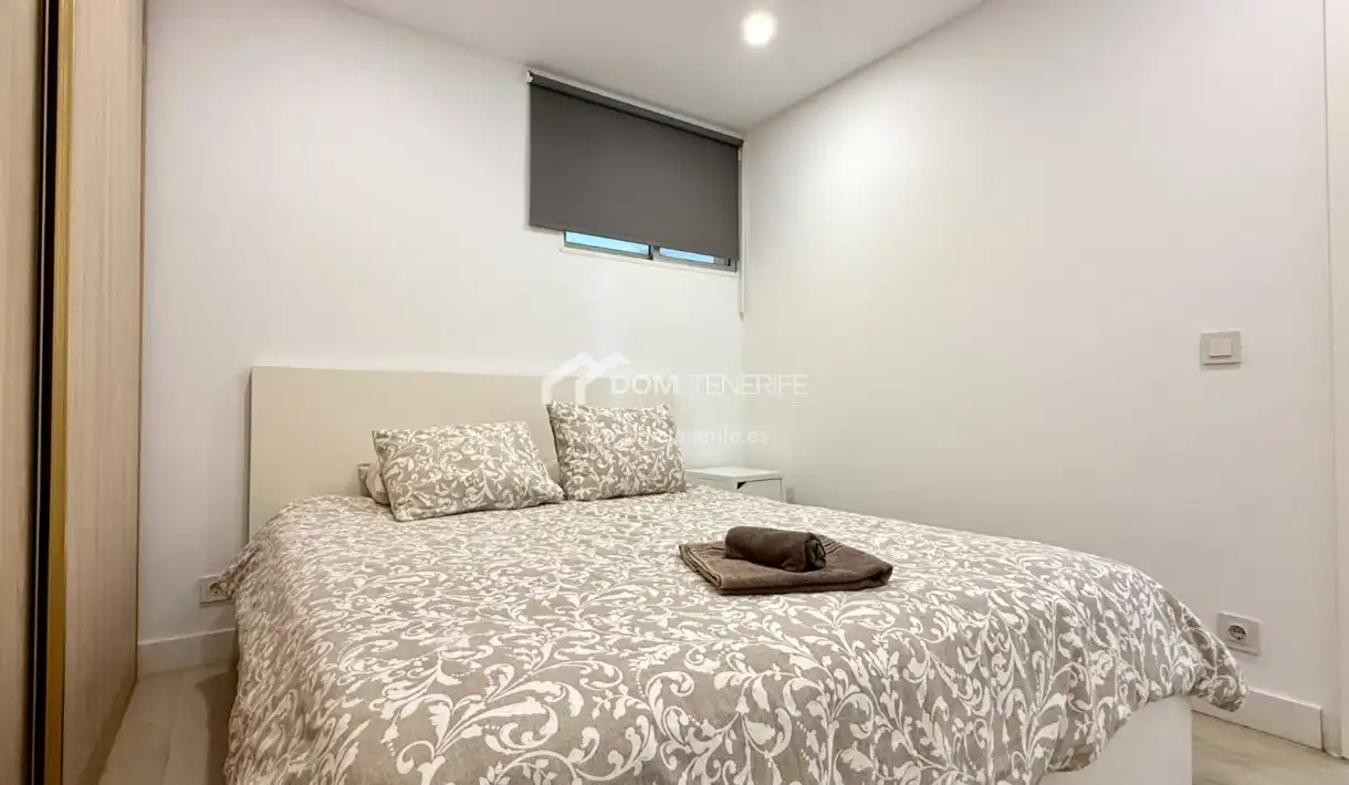 Habitación de Piso en venta en Adeje con Terraza, Piscina y Amueblado