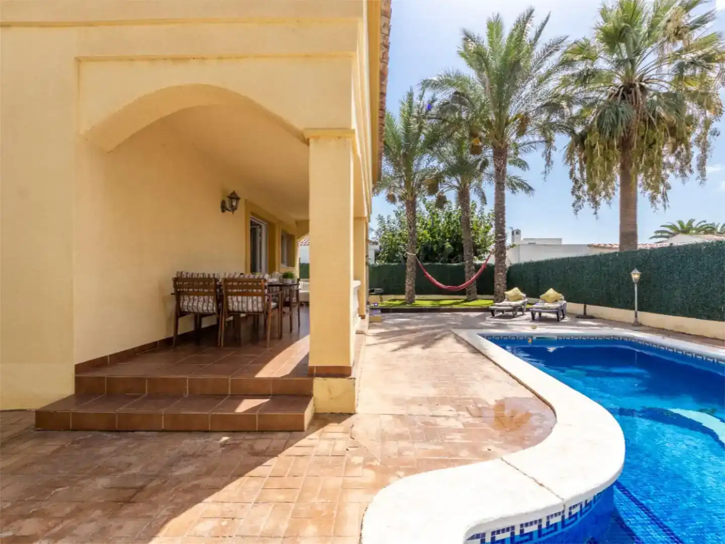 Terrassa de Casa o xalet en venda en Deltebre amb Aire condicionat, Piscina i Balcó