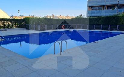 Swimming pool of Attic to rent in Valdemoro  with Air Conditioner, Heating and Private garden