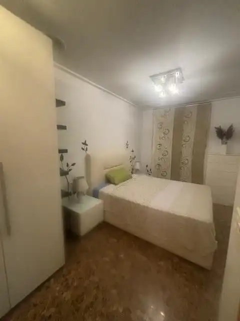 Habitación de Piso de alquiler en Elche / Elx con Aire acondicionado, Amueblado y Balcón