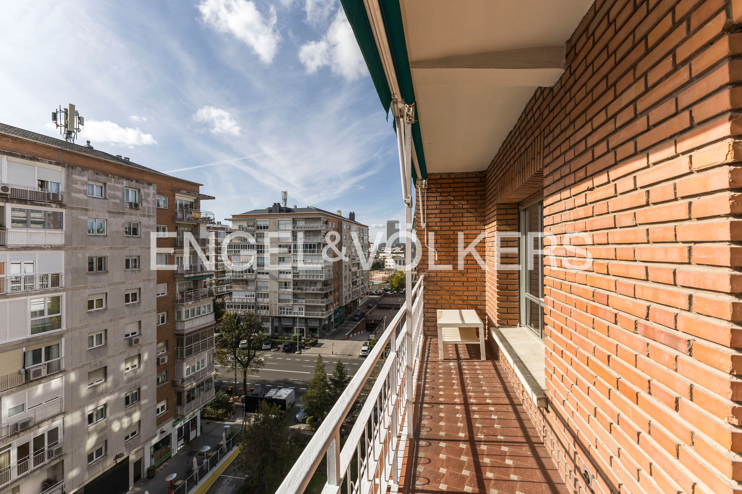 Terrassa de Apartament de lloguer en  Madrid Capital amb Aire condicionat, Calefacció i Parquet