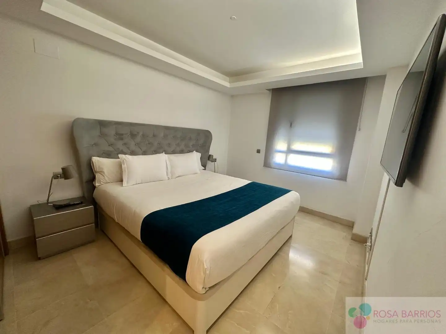 Schlafzimmer von Dachboden zum Verkauf in Marbella mit Klimaanlage, Terrasse und Möbliert
