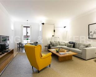 Living room of Duplex to rent in  Madrid Capital  with Air Conditioner, Heating and Furnished
