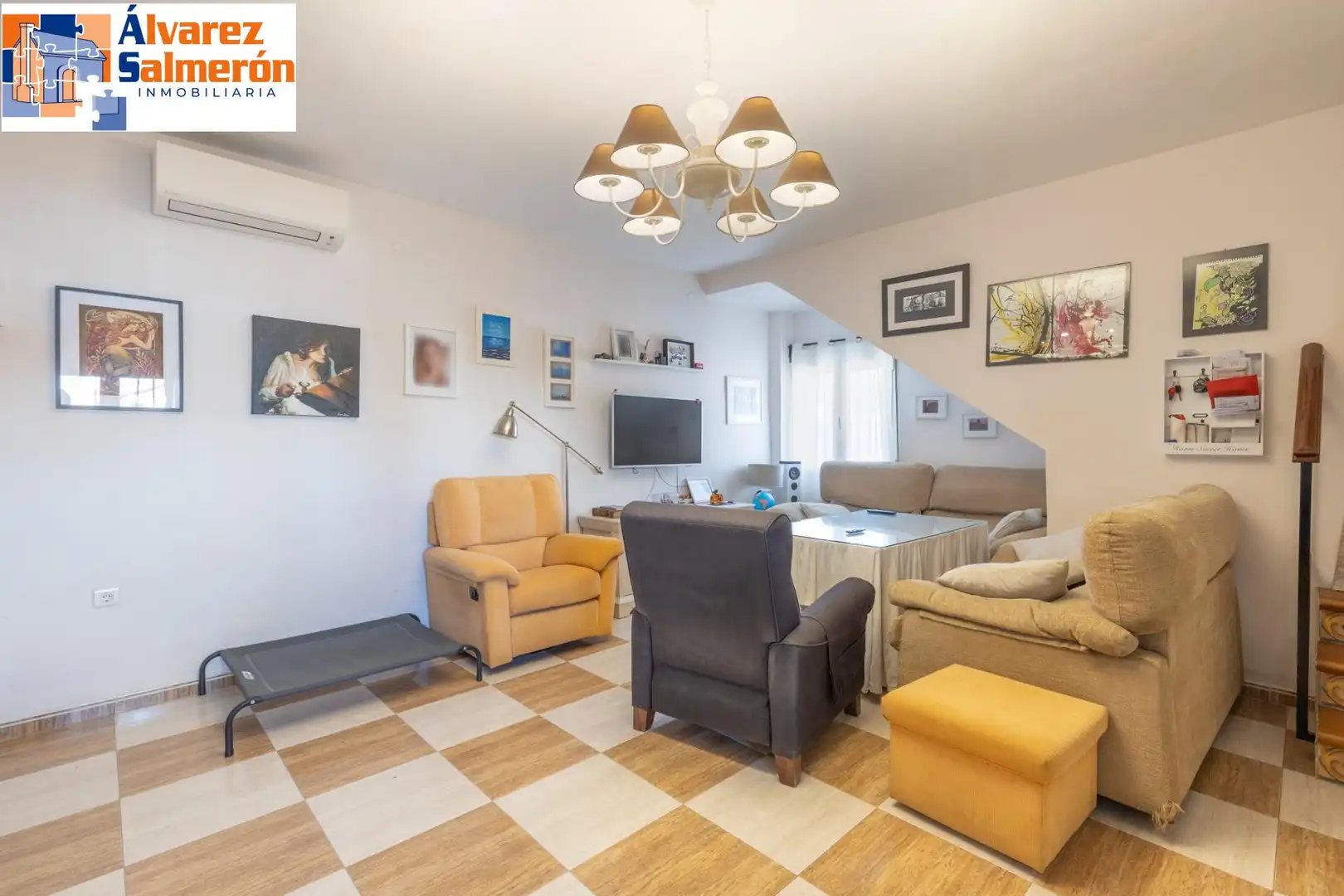 Living room of Houses for sale in Armilla  with Air Conditioner and Terrace