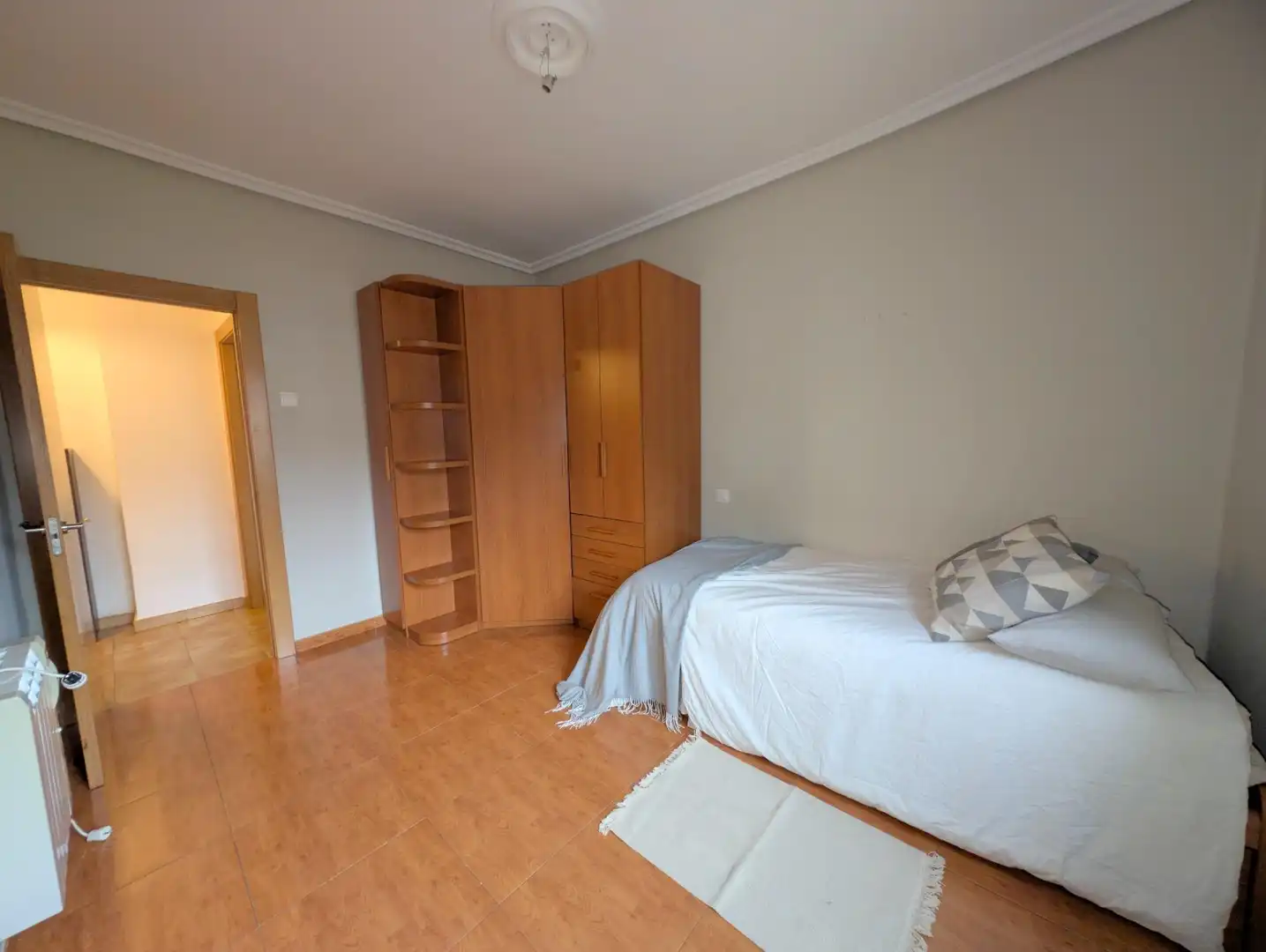 Habitación de Piso en venta en San Martín del Rey Aurelio con Calefacción, Trastero y Balcón