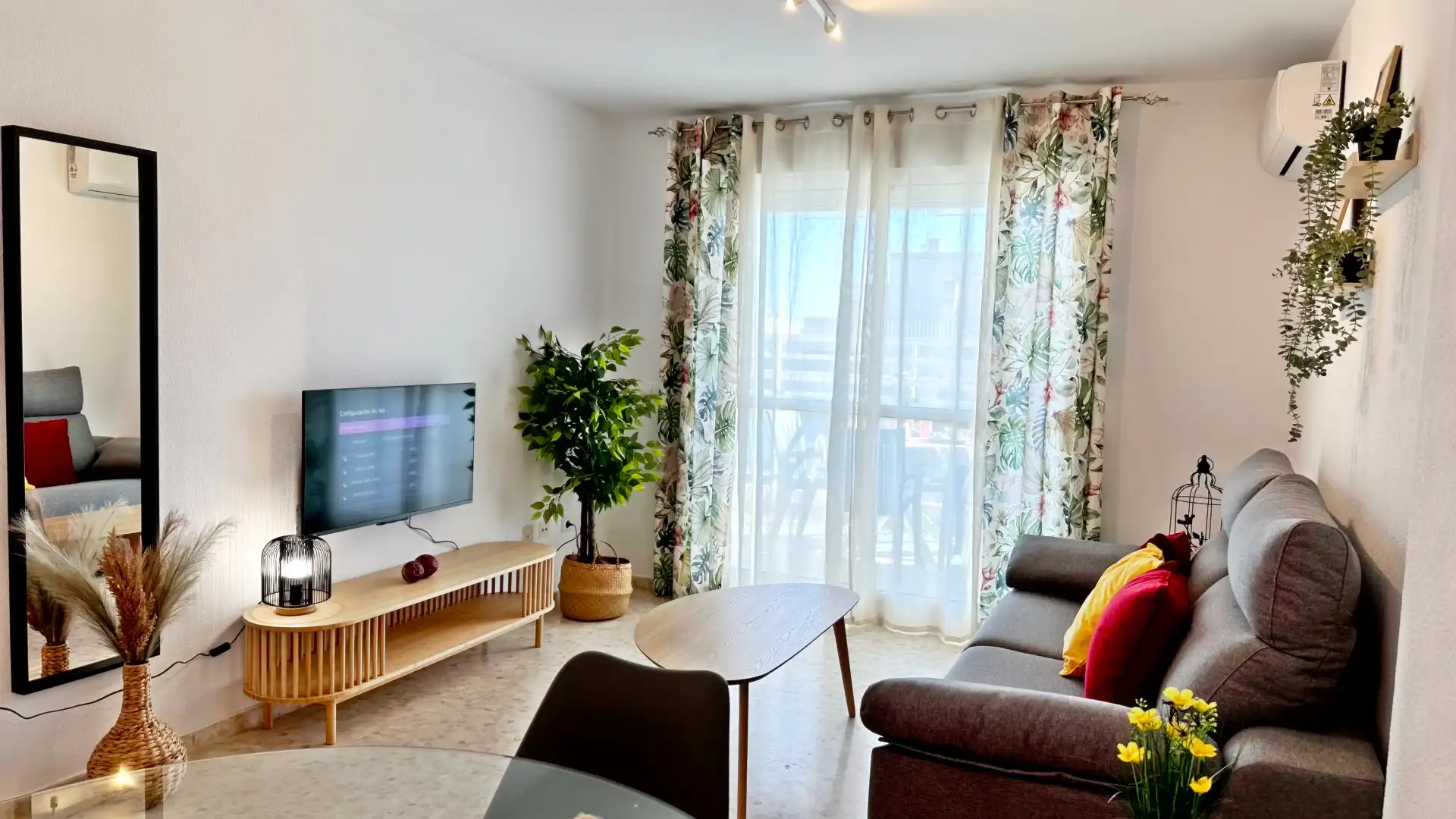 Sala d'estar de Apartament de lloguer en Gandia amb Aire condicionat, Calefacció i Terrassa
