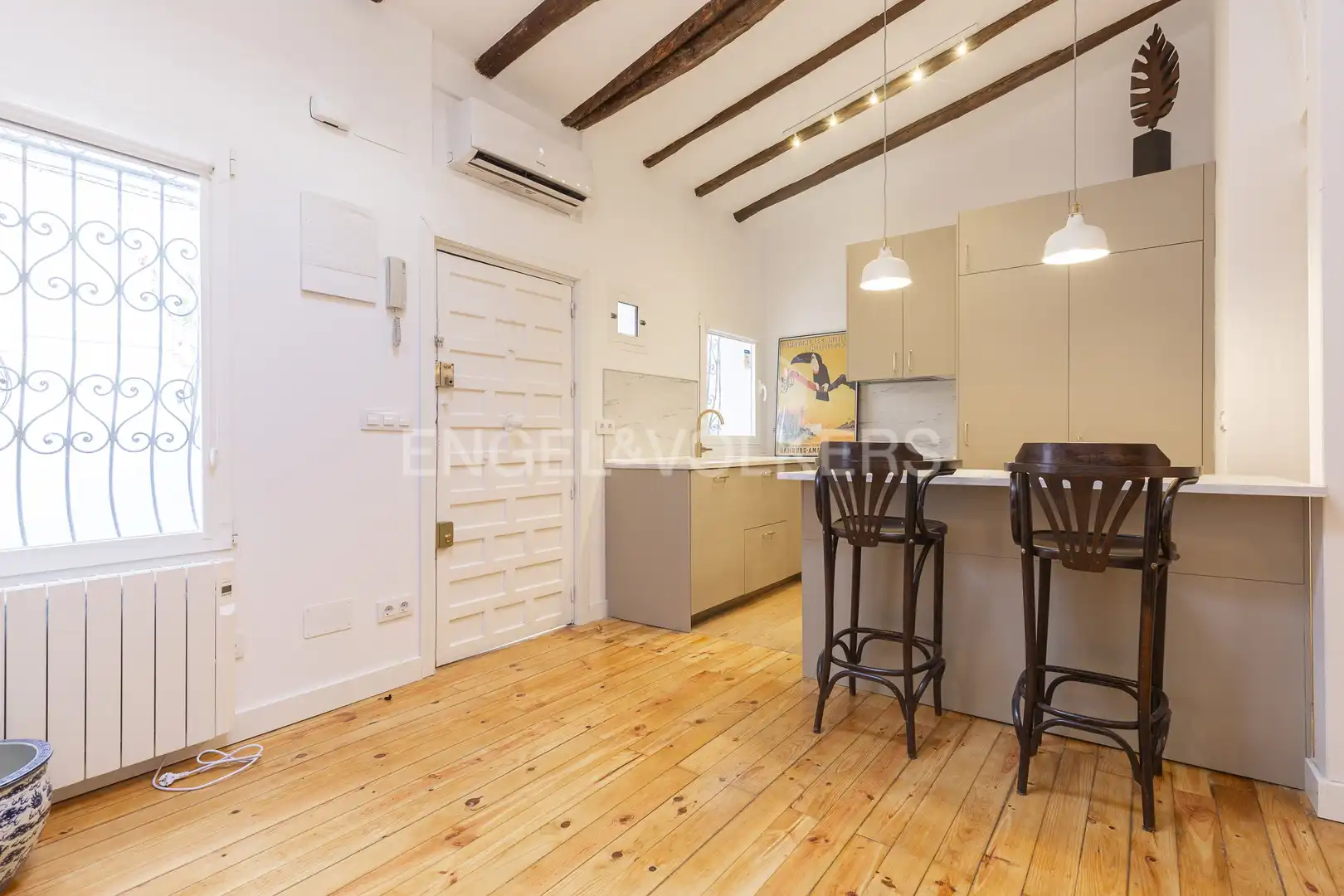 Kitchen of Flat for rent in Madrid  with Air Conditioner, Heating and Parquet flooring
