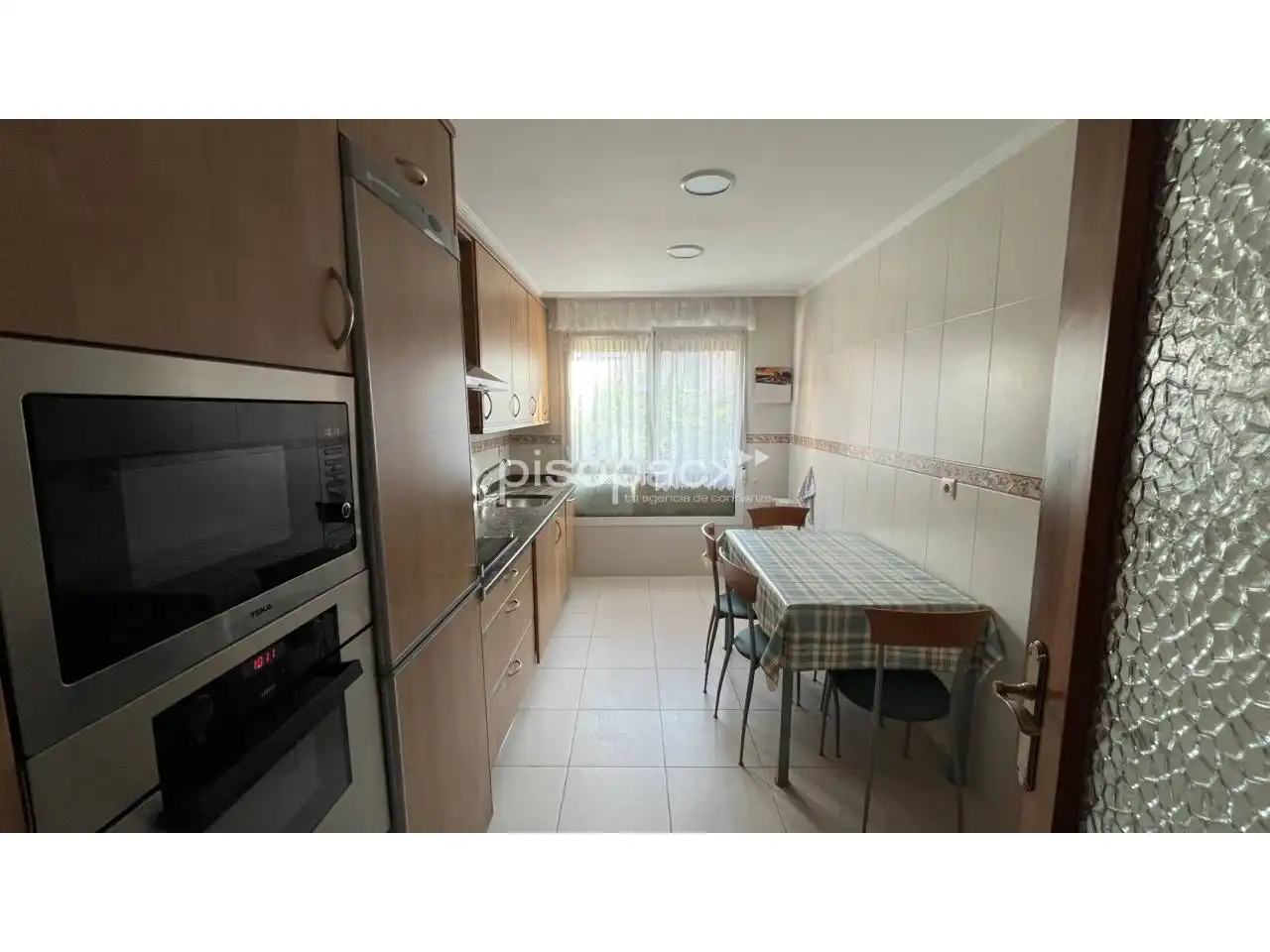 Cocina de Piso en venta en  Pamplona / Iruña con Calefacción y Alarma