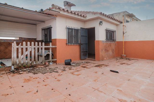Casa-chalet en Venta en C/ Larra en Torresoto - Agrimensor