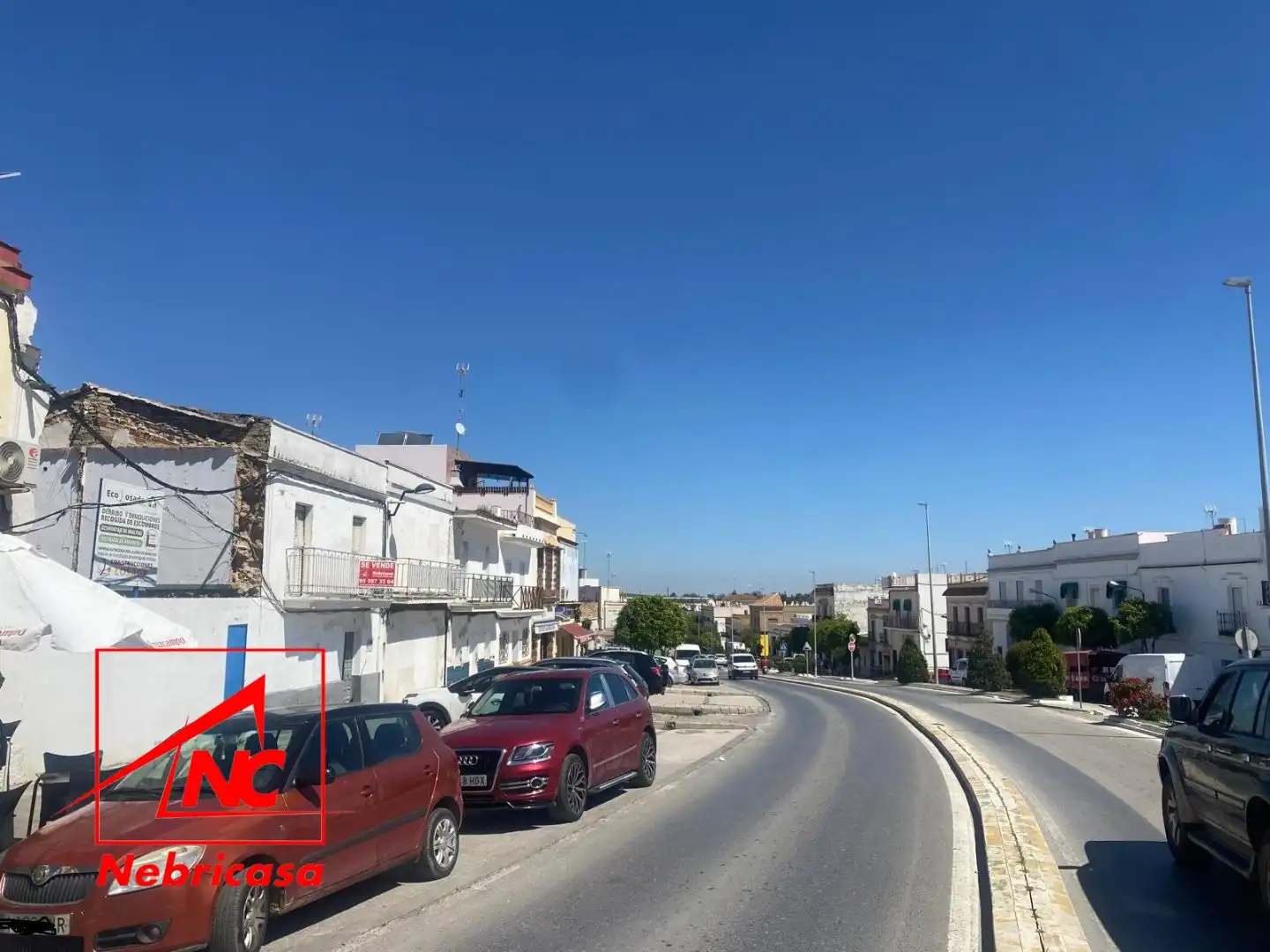 Vista exterior de Casa o xalet en venda en Las Cabezas de San Juan amb Terrassa i Balcó