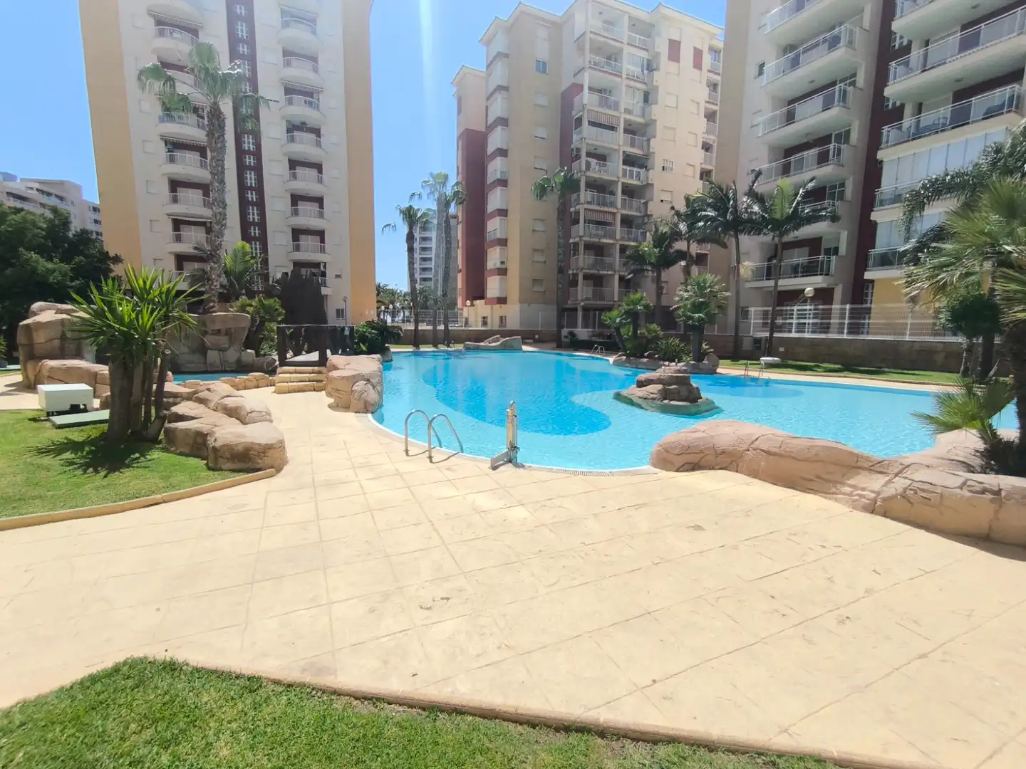 Piscina de Apartamento en venta en La Manga del Mar Menor con Aire acondicionado, Calefacción y Terraza