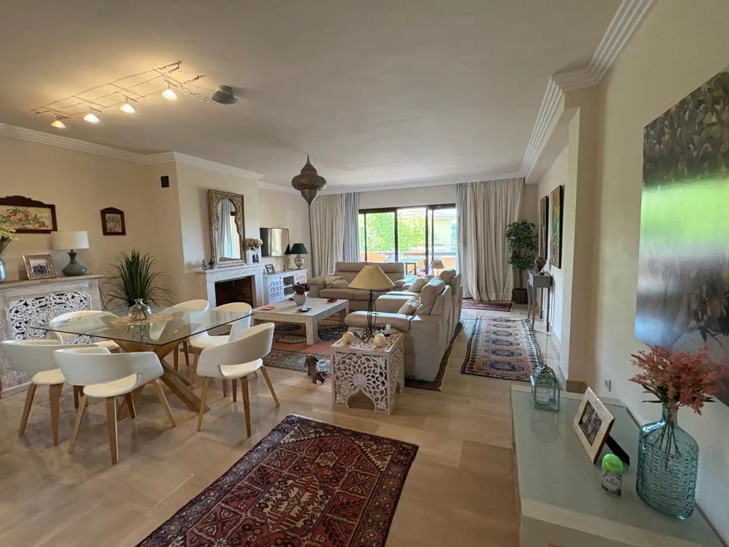 Sala d'estar de Apartament de lloguer en Sotogrande amb Aire condicionat, Calefacció i Terrassa