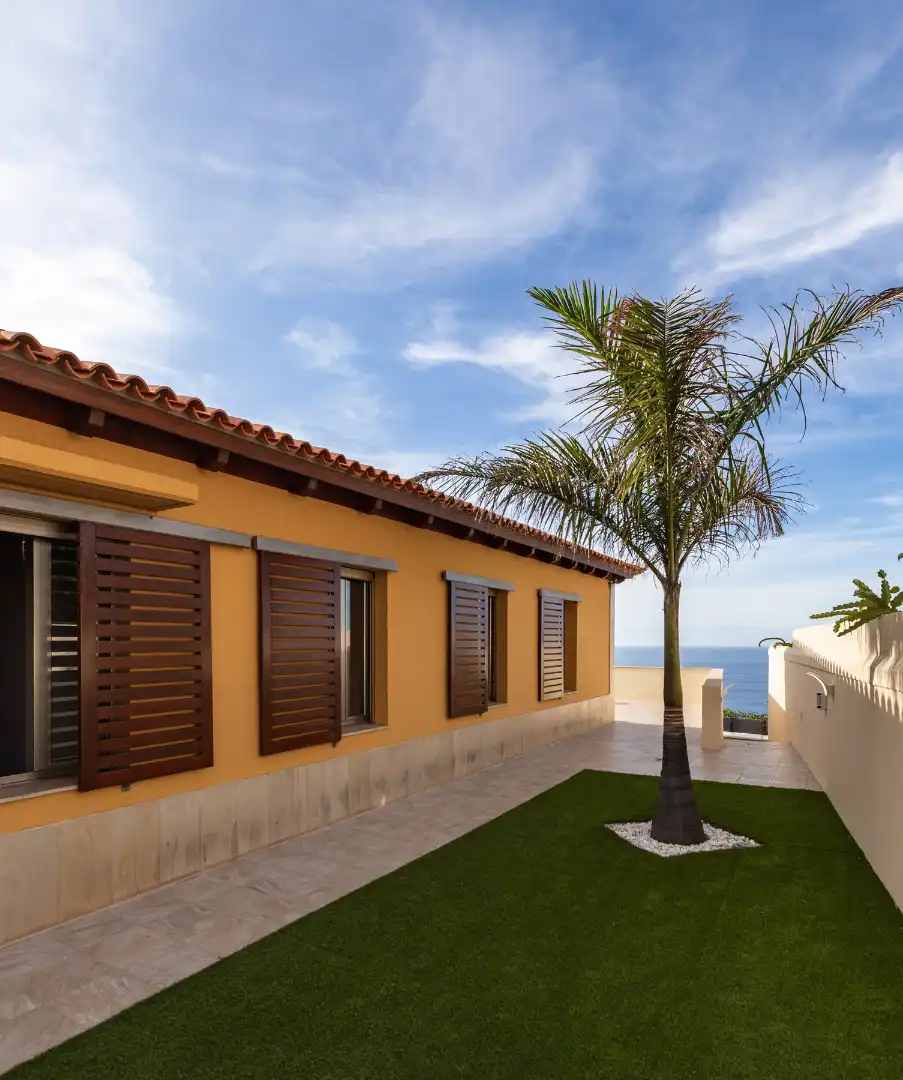 Vista exterior de Casa o xalet en venda en Tacoronte amb Jardí privat, Terrassa i Piscina