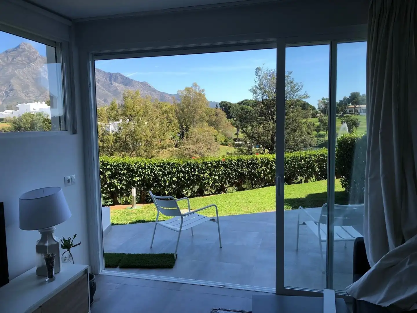 Terrasse von Wohnungen zur Miete in Marbella mit Klimaanlage, Schwimmbad und Möbliert
