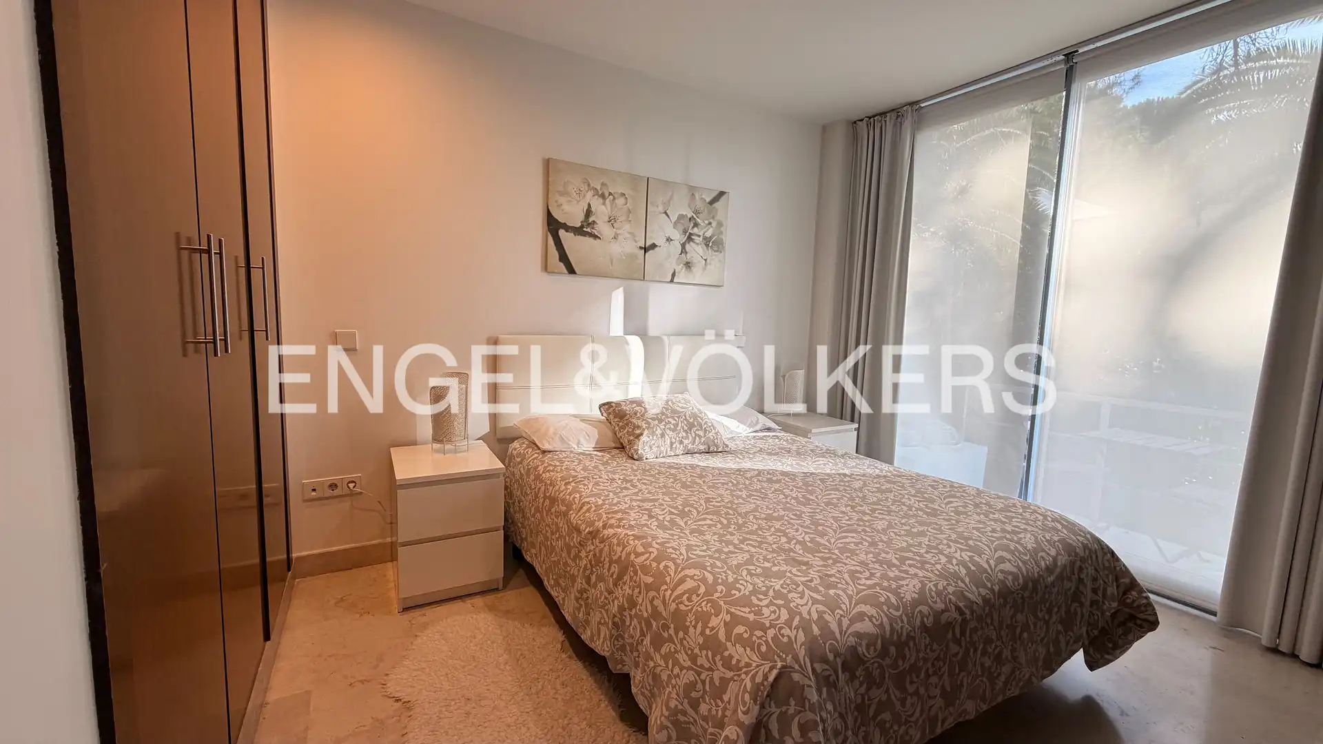 Habitación de Dúplex de alquiler en La Moraleja con Aire acondicionado, Calefacción y Jardín privado