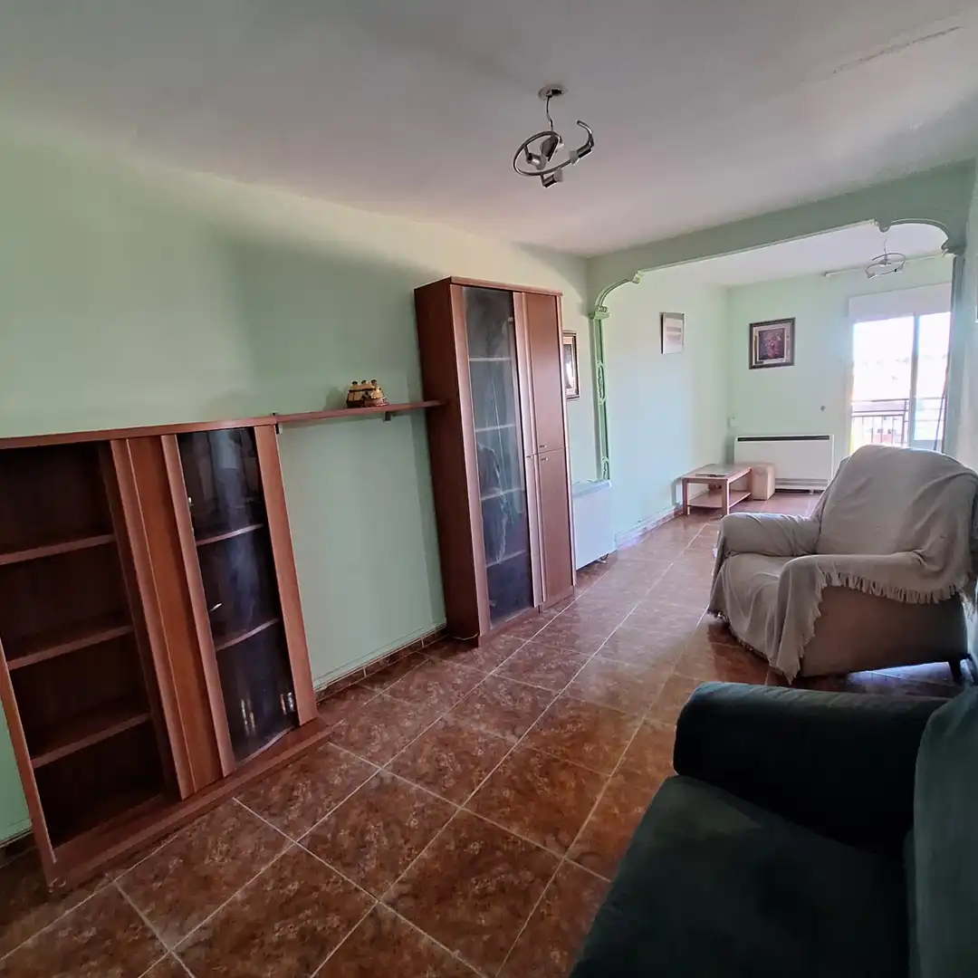 Sala de estar de Piso en venta en Íscar con Calefacción, Terraza y Amueblado