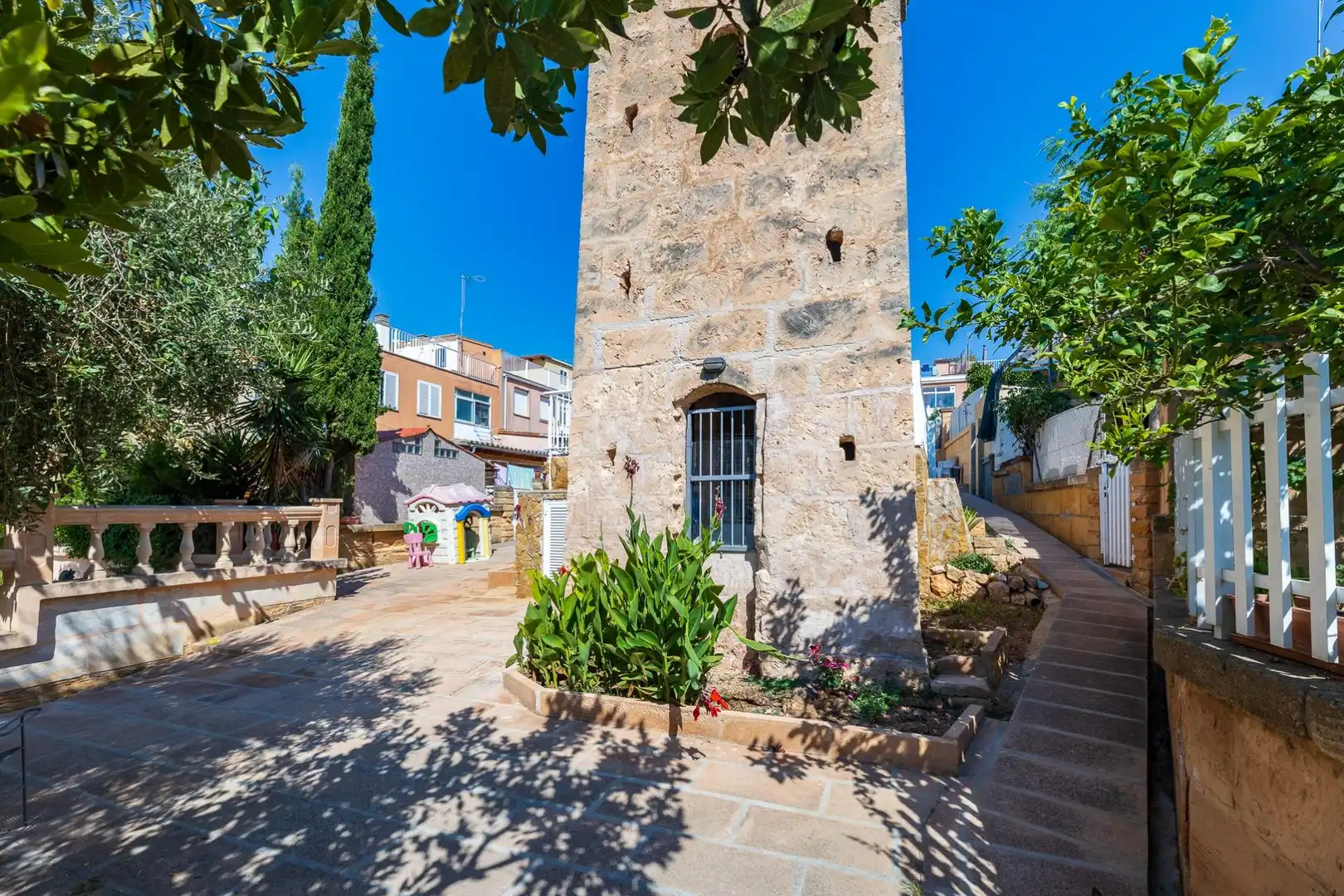 Vista exterior de Planta baja en venta en  Palma de Mallorca con Jardín privado, Terraza y Piscina comunitaria