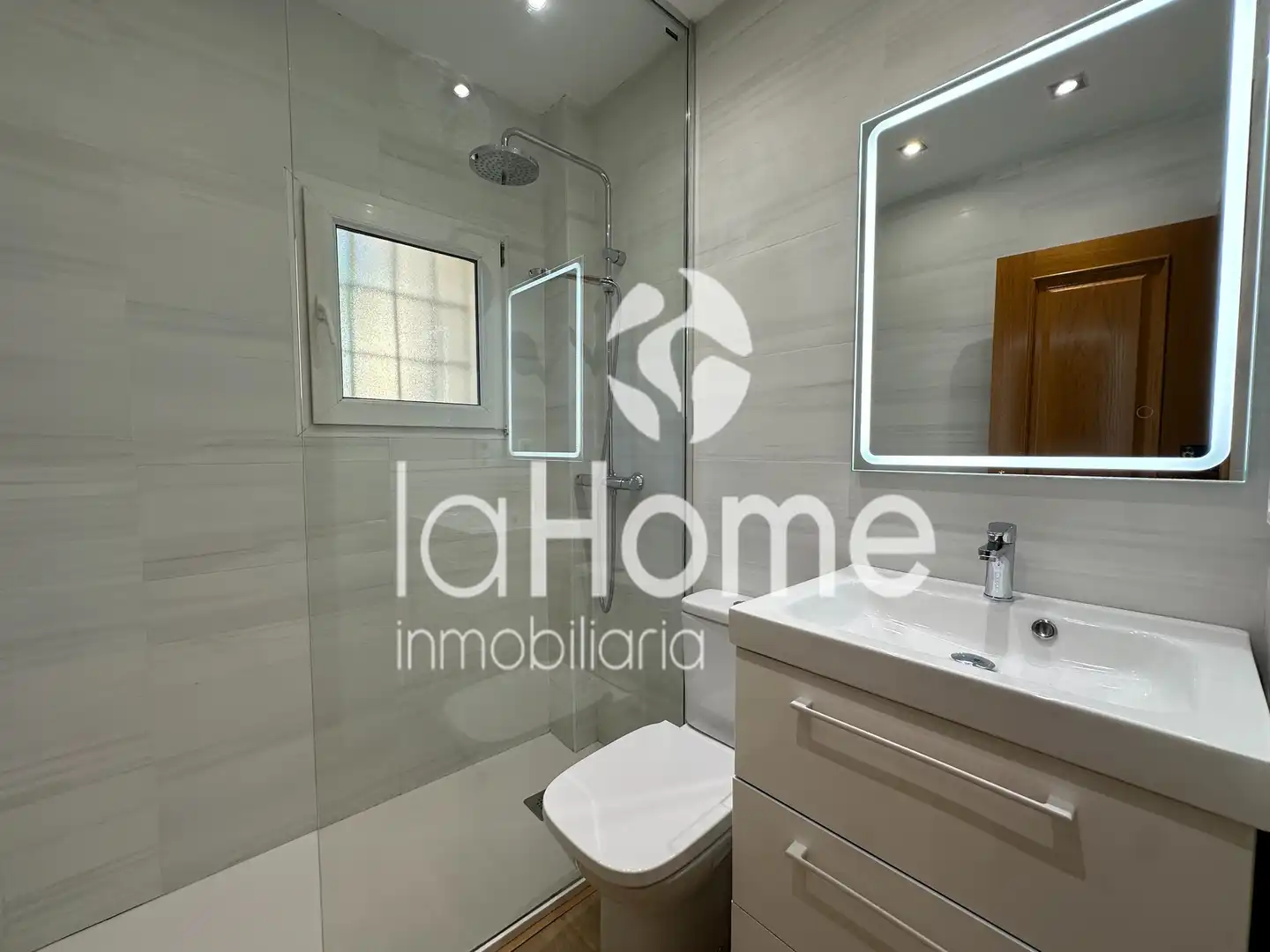 Baño de Casa o chalet en venta en Paterna con Aire acondicionado, Calefacción y Jardín privado