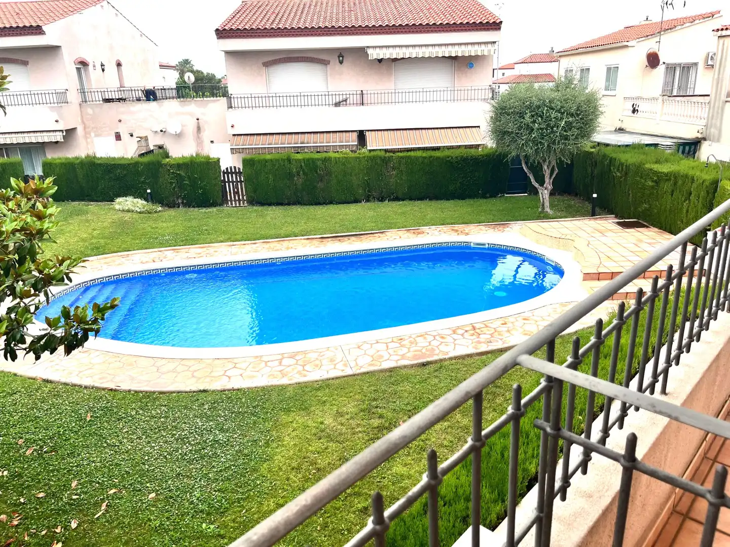 Piscina de Casa adosada en venta en Mont-roig del Camp con Aire acondicionado, Calefacción y Terraza
